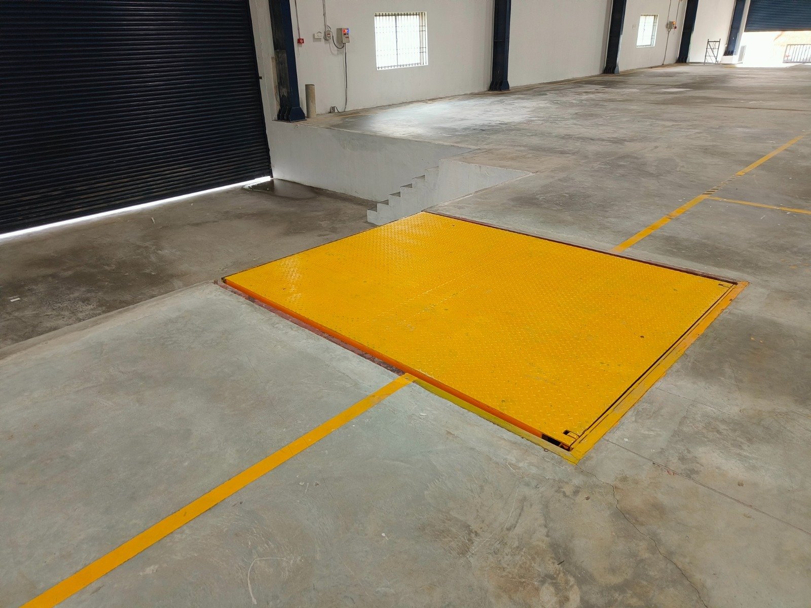 Mannur warehouse loading dock